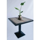 handgemaakte houten tafel